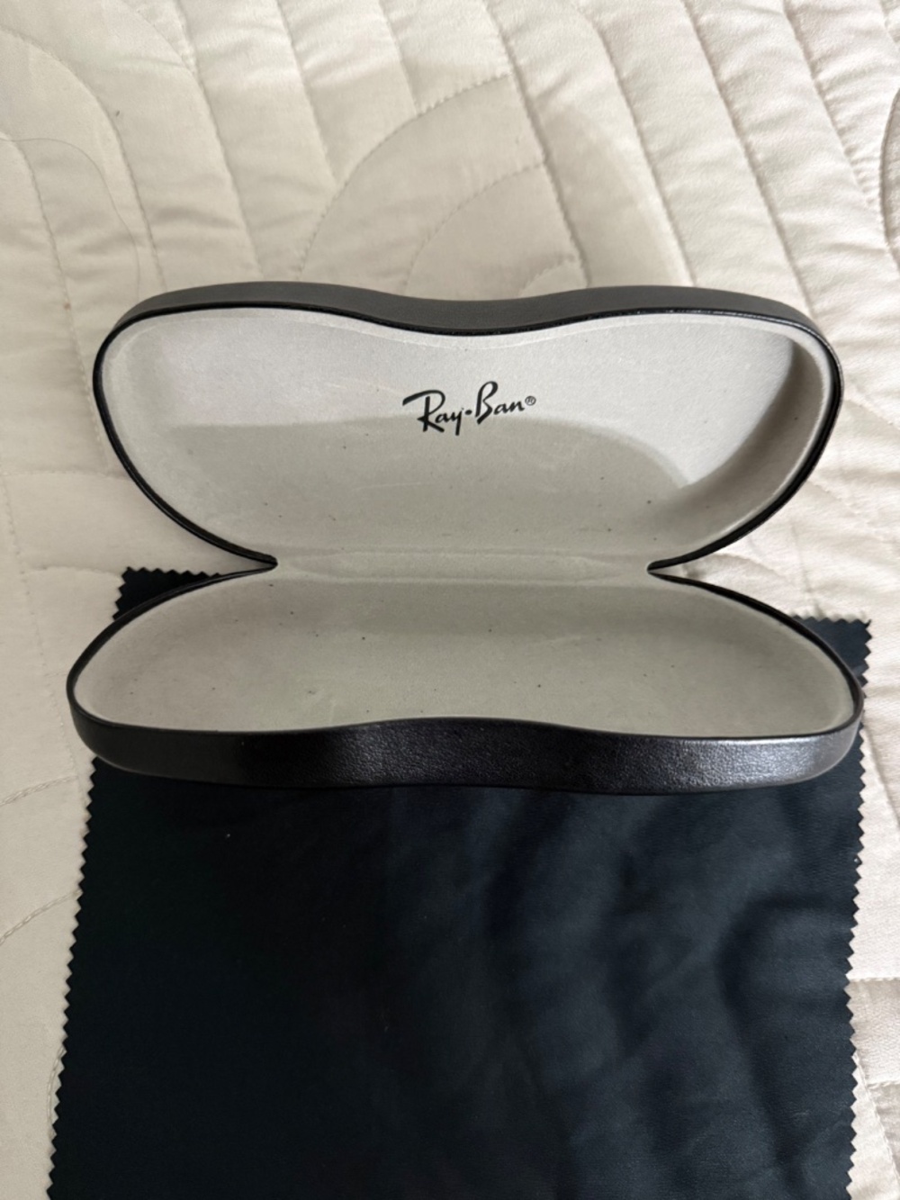 New Ray Ban case - Picture 3 of 3